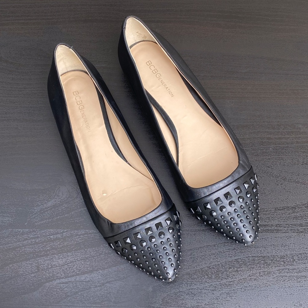BCBGeneration - Zeleni Black Studded Leather Flats - size 7.5 B